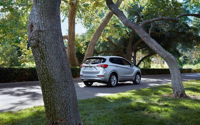 Comparison Jeep Grand Cherokee Trackhawk 2019 vs Buick Envision